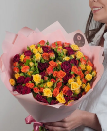Букет из 25 кустовых роз