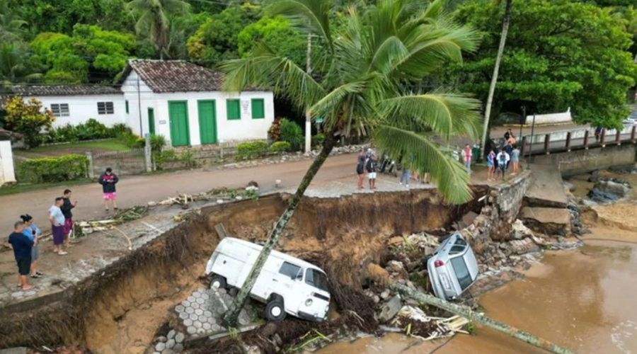 Число погибших из-за ливней и оползней в Бразилии выросло до 44