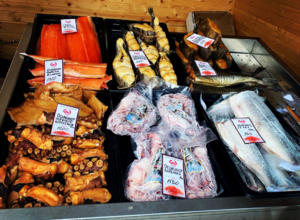 ​Магазин морепродуктов ZOV: Погружение в Мир Изысканных Морепродуктов и Премиальной Рыбы