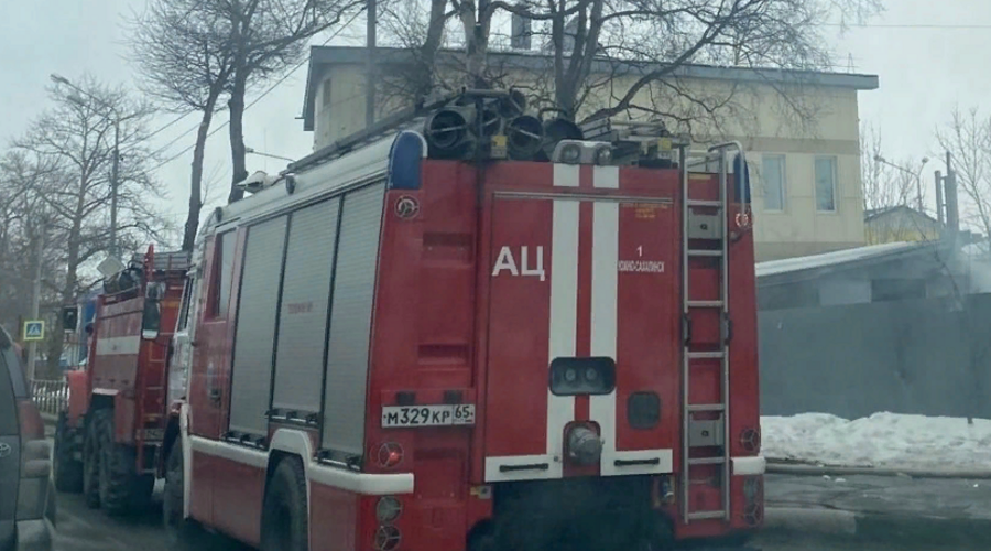 В МЧС рассказали, что горело сегодня на Железнодорожной в Южно-Сахалинске