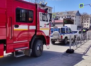 Пять автомобилистов в Южно-Сахалинске могут лишиться прав из-за того, что не пропустили пожарку