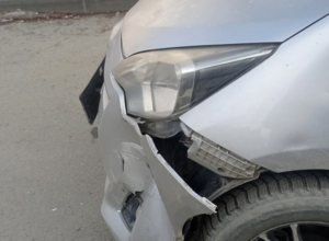 Очевидцев столкновения Hyundai Creta и Toyota Ractis ищут в Южно-Сахалинске