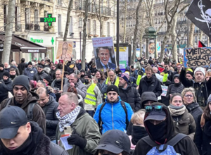 В Париже проходит масштабная акция протеста