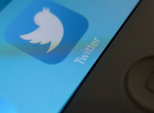 Twitter за один день уволила несколько десятков сотрудников