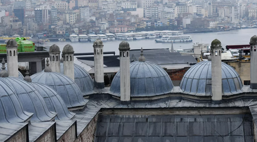 В Стамбуле прошел первый за несколько месяцев продолжительный ливень